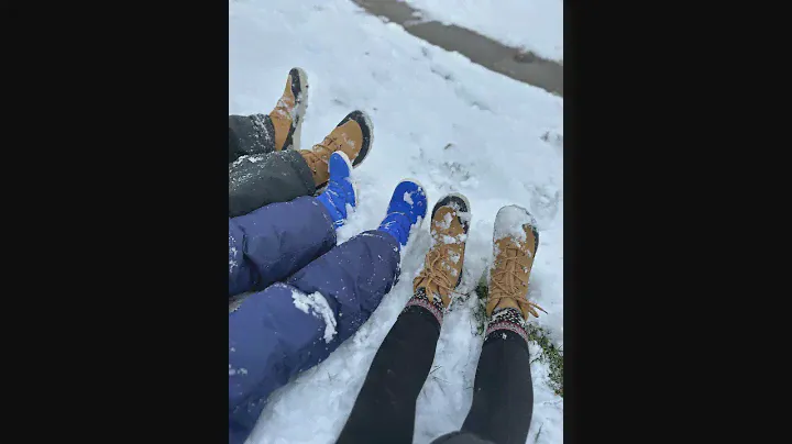 Barefoot Winter Boots You Can Shovel Snow In